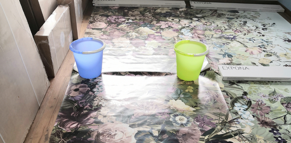 kontrola tapety před lepením